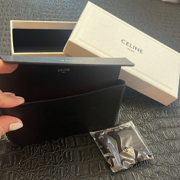 Celine CL40172U #0330 Color 52F 
Gradient Acetate Butterfly Sunglasses
Square - Picture 2 of 9